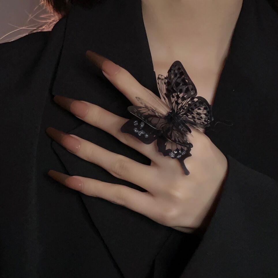 R2-New Black Vintage Butterfly Ring Fashion